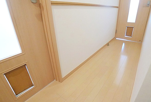 くぐり付きドア