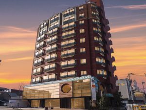 駅前 メリディアンコート （夕暮れ）